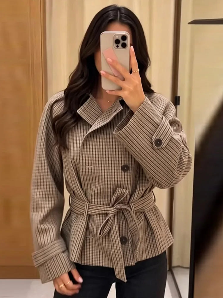 Plaid Lapel Double Breasted Belt Women Trench Coat Short Windbreaker Side Pockets Raglan Sleeve Cuffed Cuff Urban Street Wears