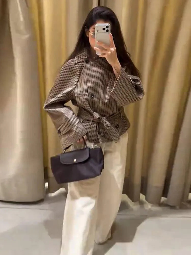 Plaid Lapel Double Breasted Belt Women Trench Coat Short Windbreaker Side Pockets Raglan Sleeve Cuffed Cuff Urban Street Wears