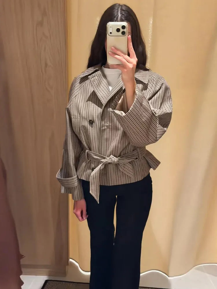 Plaid Lapel Double Breasted Belt Women Trench Coat Short Windbreaker Side Pockets Raglan Sleeve Cuffed Cuff Urban Street Wears